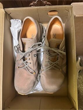 Men’s ON Cloud Athletic Shoes in Taupe/orange